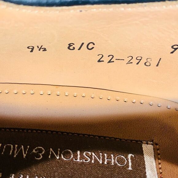 Johnston and Murphy Optima handcrafted Cap Toe Oxford. - Picture 11 of 14